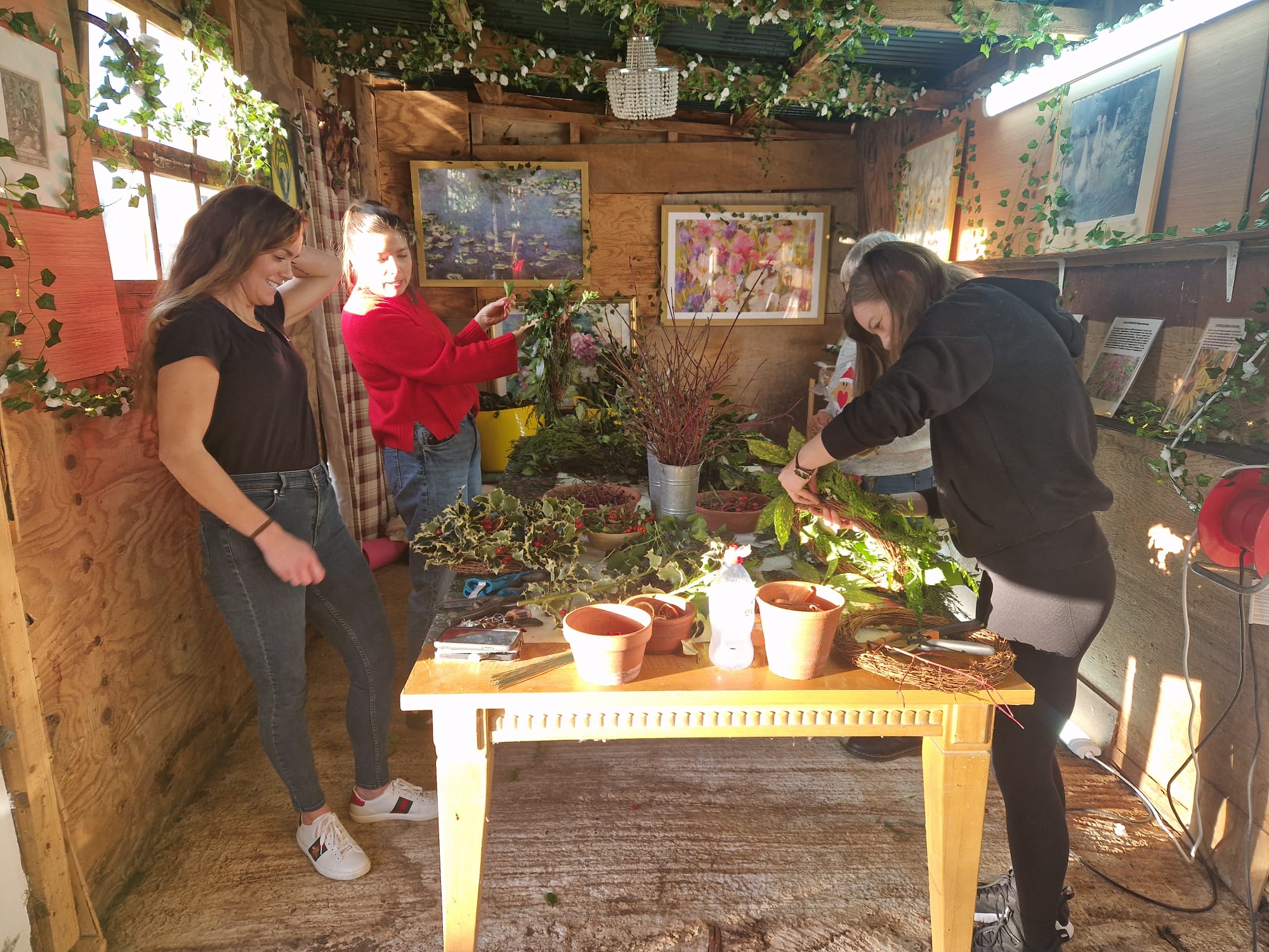 Natural Christmas Wreath Workshop Saturday 5th December - Image 6