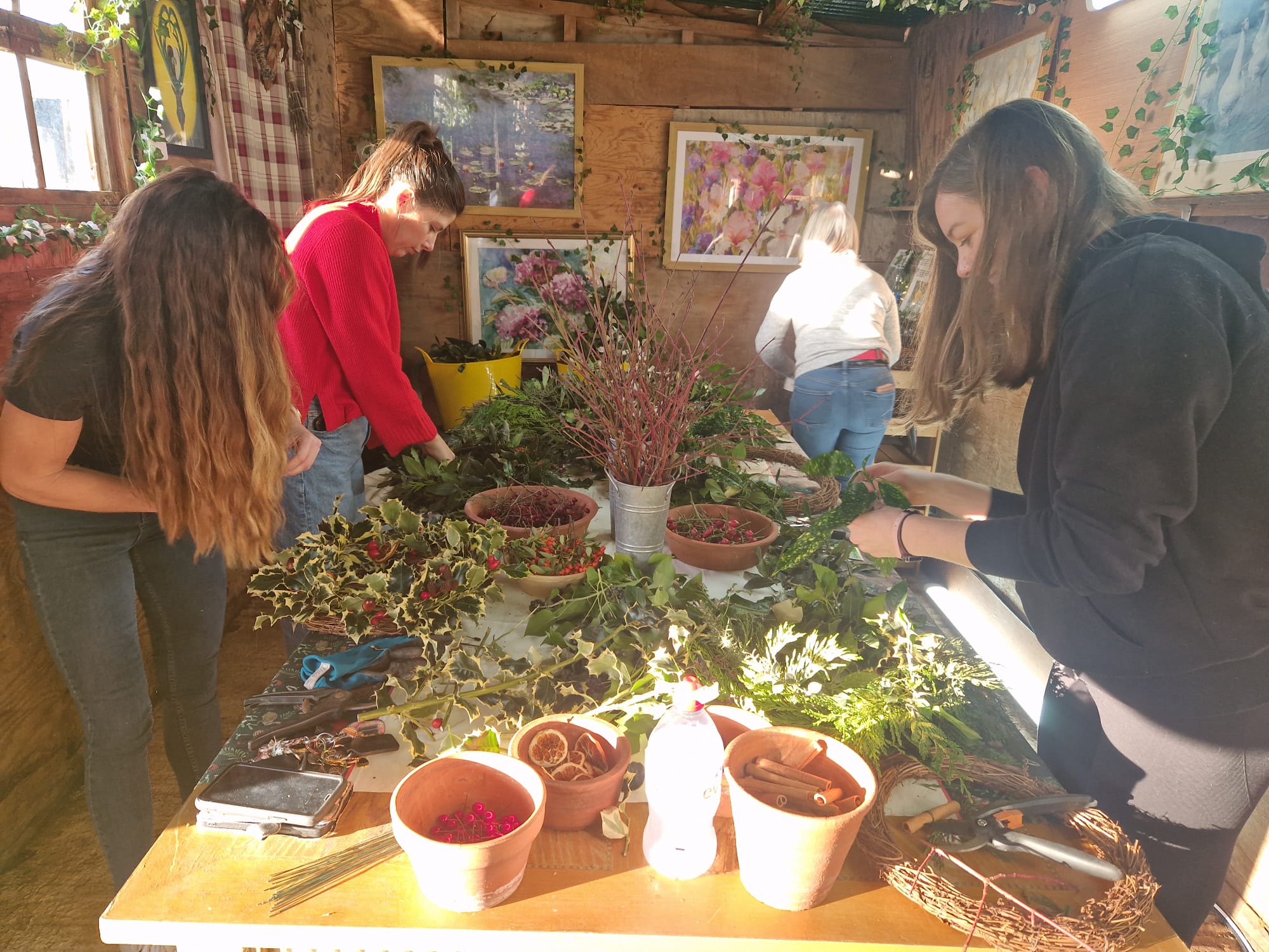 Natural Christmas Wreath Workshop Sunday 6th December - Image 5